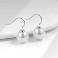 Eleganti orecchini di perle in stile francese con ganci argentati per donna - Stile Taglia Standard (PED335) / Perla Bianca Tono Argento