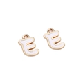 Goldener E-Buchstabenanhänger mit weißer Emaille für DIY-Schmuck und Bastelarbeiten - Buchstabe E / 2 Stück/Packung / Weiß