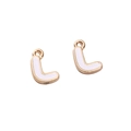 Buchstabe L Anhänger aus weißem Emaille und Goldlegierung für DIY Schmuck und Armbänder - Buchstabe L / 2 Stück/Packung / Weiß