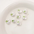Abalorio de corazón plateado con pedrería verde y clara para joyería artesanal - Corazón Diamante Redondo Verde (14x13mm) / Apertura 1mm