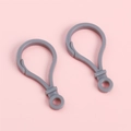 Lot de deux crochets gris en acrylique en forme de poire pour porte-clés DIY - Gris