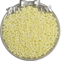Perles de rocaille en verre jaune mat pour bijoux DIY dans un plateau en métal argenté - 4mm Trou Env. 0.5mm 10g/Paquet Env. 110pcs / Jaune Doux