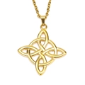 Goldene keltische Knoten Halskette mit verschlungenen Schlaufen auf weißem Hintergrund - Gold