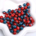 Perles en verre marbré rouge et bleu dans un bol blanc pour la création de bijoux - 10mm (Lot de 20) / Patchwork Rouge Bleu