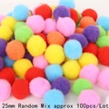 Packung mit 100 bunten 25mm Pompons für Kinder zum Basteln und für kreative Projekte - 100er Pack / 25mm / Zufällige Mischfarben