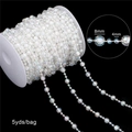 Catena di perle acriliche iridescenti 8mm e 4mm su rocchetto per decoro nozze - Sfera sfaccettata / 8mm/4mm (Confezione da 20m) / Bianco AB