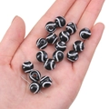 Perline in acrilico nero a tema baseball per braccialetti sportivi fai-da-te e catenine - Black White Stripe Baseball