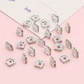 Distanziatori quadrati placcati in argento con cristalli bianchi per gioielli - Distanziatore quadrato con strass / 10 pezzi/confezione (Misura 6x6mm) / Argento Strass Bianco