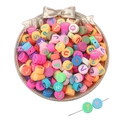 Perline rotonde colorate con lettere per gioielli fai da te in vassoio decorato - Colori misti casuali (30 pezzi/confezione) / Lettere (10mm)