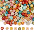 Perline alfabetiche piatte e rotonde in acrilico con lettere dorate per gioielli fai da te - Multicolore Solido + Lettere Oro