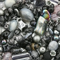 Sortiment an Vintage-Acrylperlen in Schwarz und Silber für DIY-Halsketten und Basteln - Zufälliger Mix (30g Packung) / Schwarz