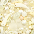 Bastelperlen-Set mit cremefarbenen Acrylperlen und Herzanhängern für Halsketten - Zufälliger Mix (30g Packung) / Beige