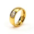 Anillo minimalista de acero dorado con una piedra rectangular transparente engastada - US 6 / Dorado Blanco Circonita