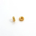 Cuentas espaciadoras de latón chapado en oro con patrón grabado para joyería artesanal - Diámetro 8mm Grosor 2.8mm Agujero 2.8mm