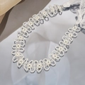 Elegante collar gargantilla de perlas blancas y cristales con cintas de encaje - Estilo Cinta con Lazo / Estilo de Encaje Blanco
