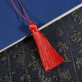 Levendige rode zijden kwast hanger voor bladwijzers en DIY knutselen met gevlochten knoop - Totale lengte ca. 16cm, koord ca. 8cm, kwastje ca. 8cm, 1 stuk/verpakking / Rood