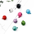 Acht 14mm Metallglöckchen in bunten Farben für DIY Handwerk und Haustiere - Durchmesser ca. 14mm Höhe ca. 17mm Öffnung ca. 2mm 10 Stk./Packung / Zufällige Mischfarben