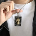 Collar punk de acero de titanio con colgante de calavera y cadena de caja para hombre - Colgante Dorado Bicolor (Sin Cadena)