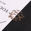 Antik-bronze Ringschrauben für Schmuckherstellung, DIY Metall Augenschrauben auf Papier - 4*8mm (ca. 1,2mm Dick) 200 Stk./Packung / Antikes Rotkupfer