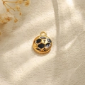 Goldener Edelstahl-Fußballanhänger mit schwarzem Emaille-Detail für DIY-Schmuck - Schwarz