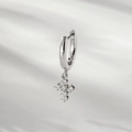 Orecchino a cerchio in argento con ciondolo a croce e pietre di zircone scintillanti - Stile Croce con Diamanti Completo (A874-4)