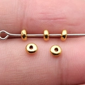 Polierte goldene Abakus-Zwischenperlen für DIY-Schmuck, 4x4mm Vintage-Ring-Stil - Altgold