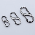 Moschettoni a S color canna di fucile in tre misure per borse e portachiavi su sfondo grigio - Stile 14x32mm / Canna di fucile