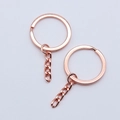 Set mit zwei roségoldenen Schlüsselringen mit 4-gliedrigen Ketten für DIY-Schmuck - 25mm / Roségold