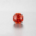 Orecchino a perno con zircone ottagonale arancio-rosso da 6 mm in acciaio al titanio - 8mm/Asta Sottile con Vite / Rosso Arancio (Pezzo Singolo)