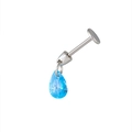 Makroaufnahme von Chirurgenstahl Labret mit einem himmelblauen tropfenförmigen Zirkon - 0.8*6mm Flachrücken-Stift / Seeblau (1 Stück)