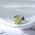 Glänzender gelber runder Zirkon-Ohrstecker mit vierkralliger Titanstahlfassung in Silber - 6mm Zirkon (Einzelstück) / Fruchtgrün