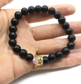 Bracciale di perle nere opache con ciondolo corona dorata e perla centrale per coppie - Stile Corona Nero Opaco (5)