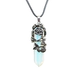 Detailansicht eines hexagonalen Kristallanhängers mit filigranen Blumenranken aus Silber - 58x15mm / Opal