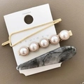 Vue détaillée d'un lot de 3 barrettes avec texture marbre, métal doré et perles sur carte - Ensemble Texture Marbrée (WFJ019-Gris)