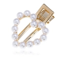 Barrette à cheveux élégante en forme de cœur dorée avec perles blanches romantiques - Barrette Perle Cœur (WFJ028)