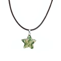 Détail du collier avec pendentif pentagramme en pierre d'agate mousse naturelle verte - Agate mousse