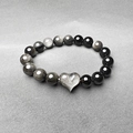 Silberglanz-Obsidian Perlenarmband mit einem zentralen herzförmigen Edelstein-Anhänger - Herz-Stil / 8mm