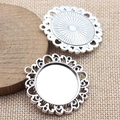 Silberne Vintage-Cabochon-Basis mit Spitzenrand für DIY-Anhänger-Schmuckherstellung - Antiksilber