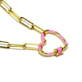Goldene Büroklammer-Halskette mit einem herzförmigen Anhänger aus rosa Emaille - Rosa Herz-Halskette