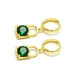 Détail de boucles d'oreilles cadenas dorées avec cristaux de zircon vert émeraude - Serrure (Zirconia Vert)