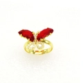 Detail eines verstellbaren Goldrings mit roten Edelstein-Schmetterlingsflügeln und Zirkonia - Roter Schmetterling Stil (20)