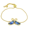 Details des verstellbaren Goldarmbands mit blauem Kristallschmetterling und weißen Zirkonia - Armband / Blau