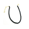 Detalle de pulsera de cuentas cuadradas negras mate con cierre de langosta dorado ajustable - Estilo Perlas Cuadradas Negras (Collar 20#)