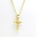 Macro-opname van gouden kruis hanger met Jezus reliëf en verfijnde metalen schakelketting - Jezus Kruis Stijl (1#)
