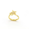 Détail de la bague étoile dorée réglable sertie de zircons blancs étincelants - Style Étoile Ajourée (v13)