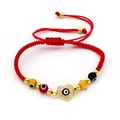 Λεπτομέρεια κόκκινου βραχιολιού Evil Eye με καρδιά και πολύχρωμες χάντρες - Fashion Evil Eye Heart Charm