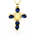 Goldene Kreuzkette mit blauen Edelsteinen und zentralem Jungfrau-Maria-Medaillon - Blau