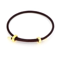 Nahaufnahme des braunen geflochtenen Armbands mit goldenen Ringen und Metallverschluss - Tiefes Rotbraun (4#)