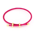 Nahaufnahme von rosarotem geflochtenem Seilarmband mit polierten goldfarbenen Schiebeperlen - Pfirsichrot (15#)