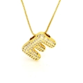 Detailansicht der goldenen Box-Kette und Buchstabe E Anhänger mit Zirkonia-Mikropavé - Buchstabe E